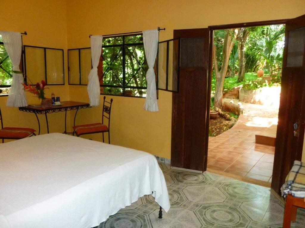 The Flycatcher Inn Retreat Hotel Santa Elena Exterior photo